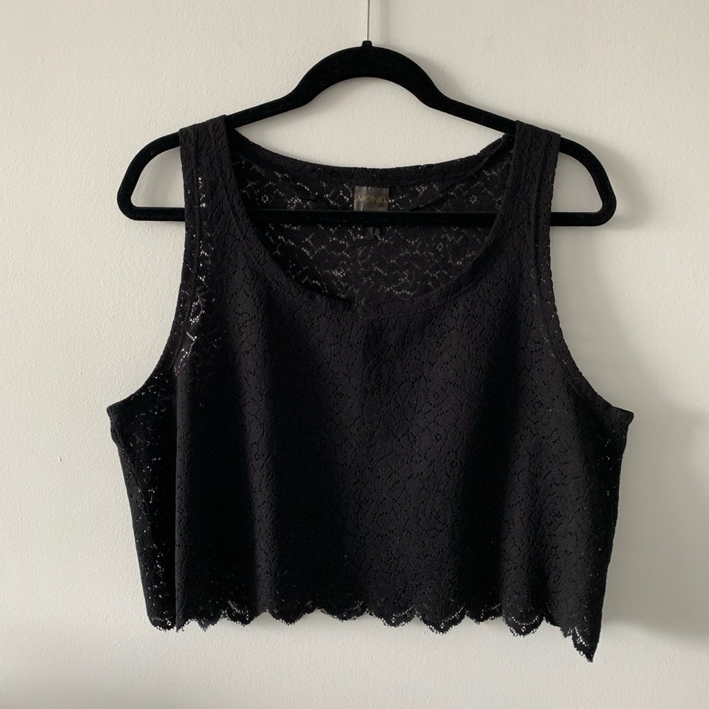 Monki black Chelsea tank top size large scalloped bottom hem perforated